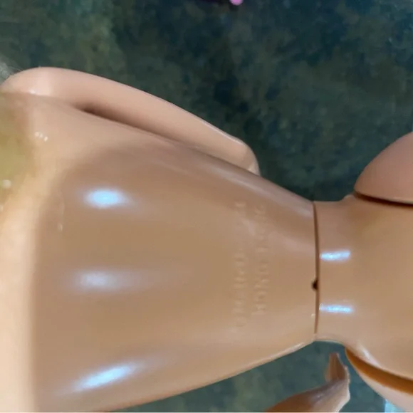 Great Shape Barbie Doll in Blue Outfit with Pink Accessories, no leg warmers - Picture 7 of 7